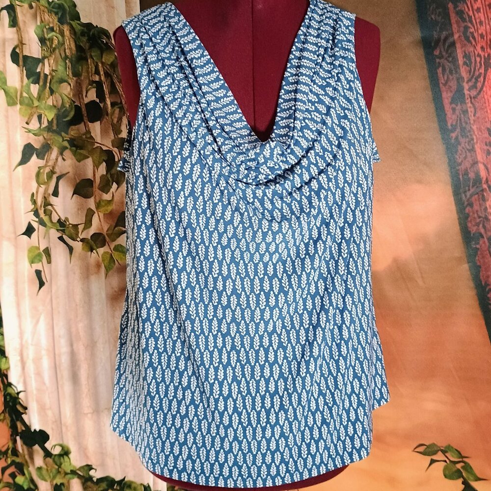 NWT: CHAPS Sz 1X Blue & White Botanical Leaf Print Plus Size Knit Top Blouse
